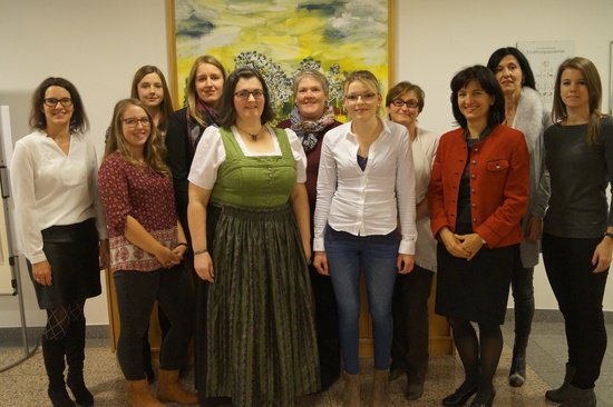 Gruppenfoto des AbsolventInnenverband der LWBFS Mistelbach